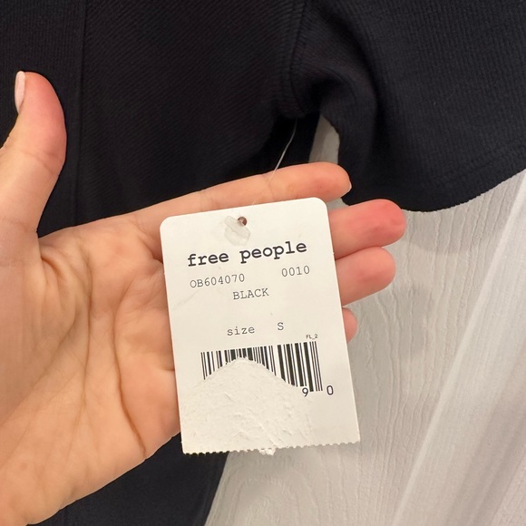 NEW We Are the Free Black Choker Top - Picture 4 of 6